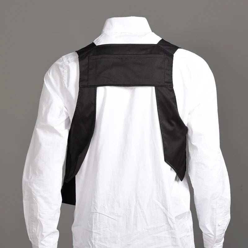 cargo-vest-outfit-men_8.jpg