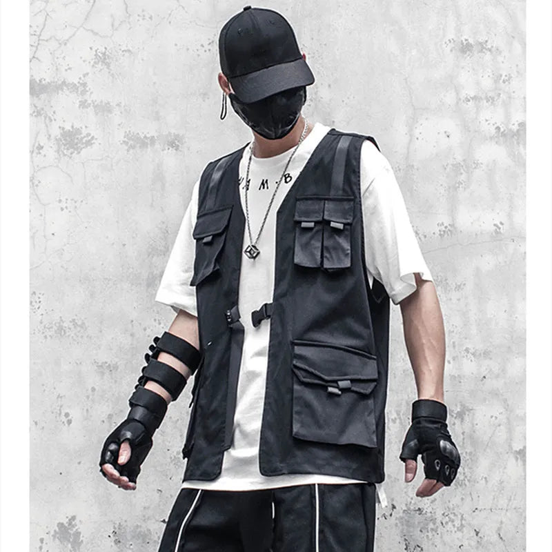techwear-style-cargo-vest_1.jpg